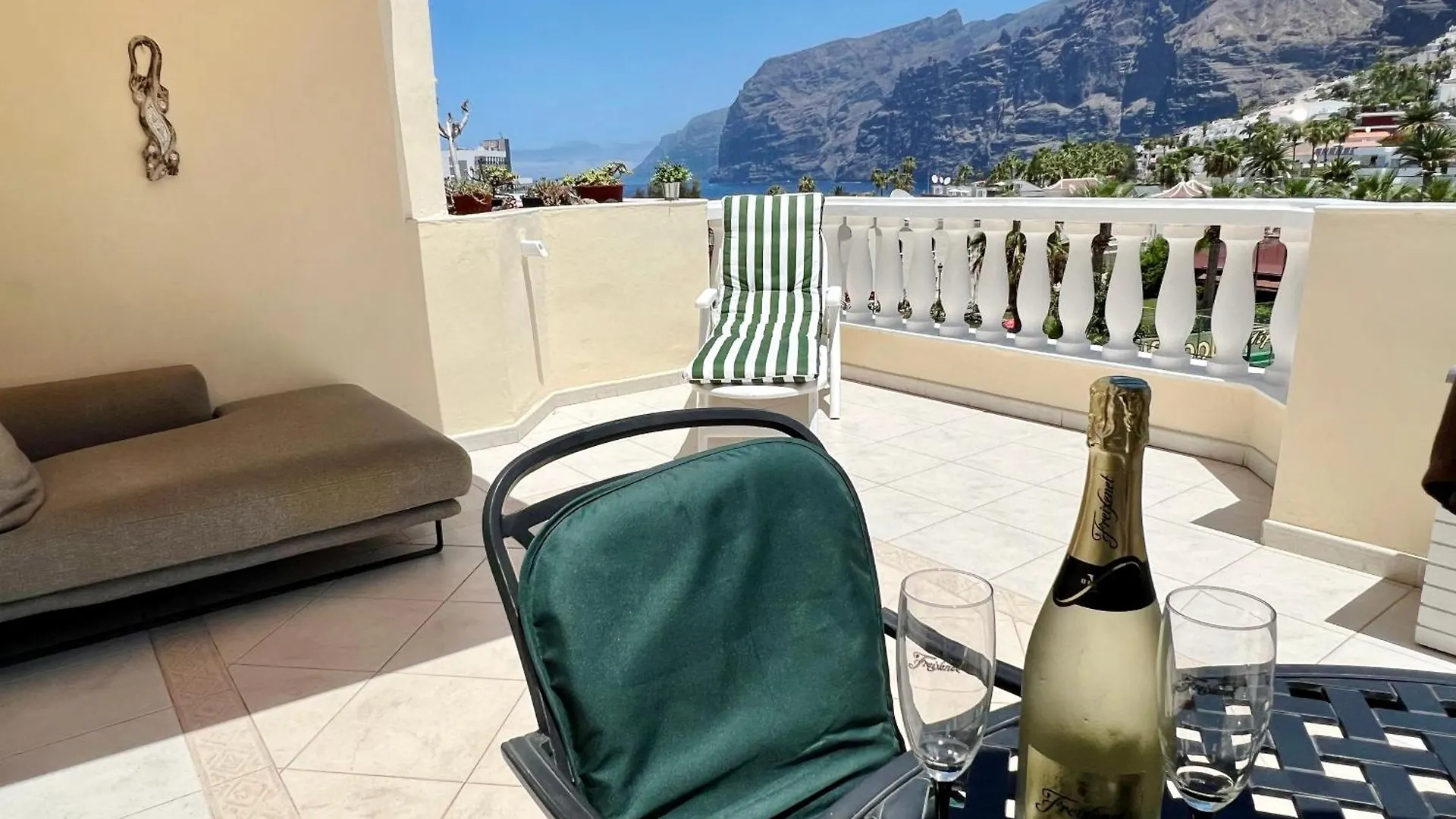 Апартаменты Paraiso Verde - Los Gigantes, Tenerife Пуэрто-де-Сантьяго